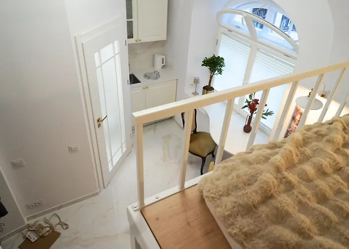 Tiny Square Old Town Apartman