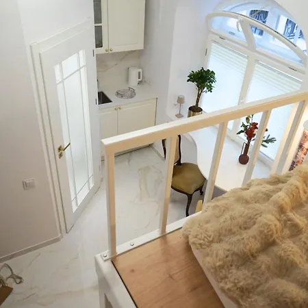 Tiny Square Old Town Apartmán